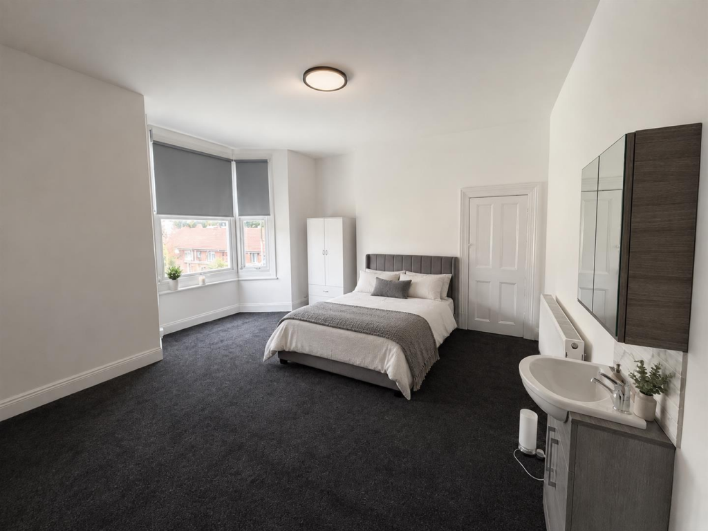 Main image of property: Room to Rent Adderbury Grove, Hull