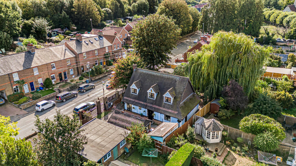 Willow, Hemel Hempstead Road, Redbourn photo 5