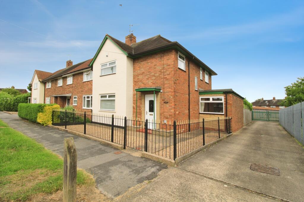 3-bed terraced on Hermes Close, Hull, HU9, £140,000