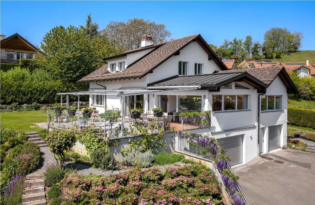 Main image of property: Vaud, St-legier