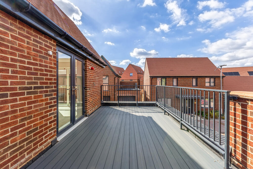 House in Guildford - View 2
