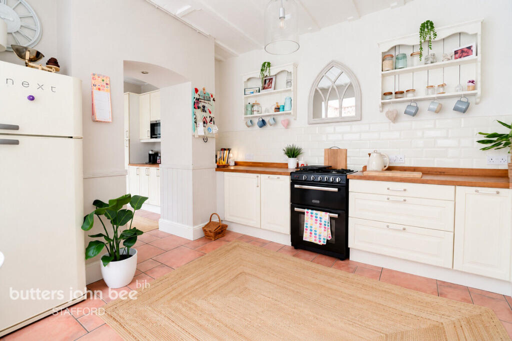 House in Stoke-on-Trent - View 4