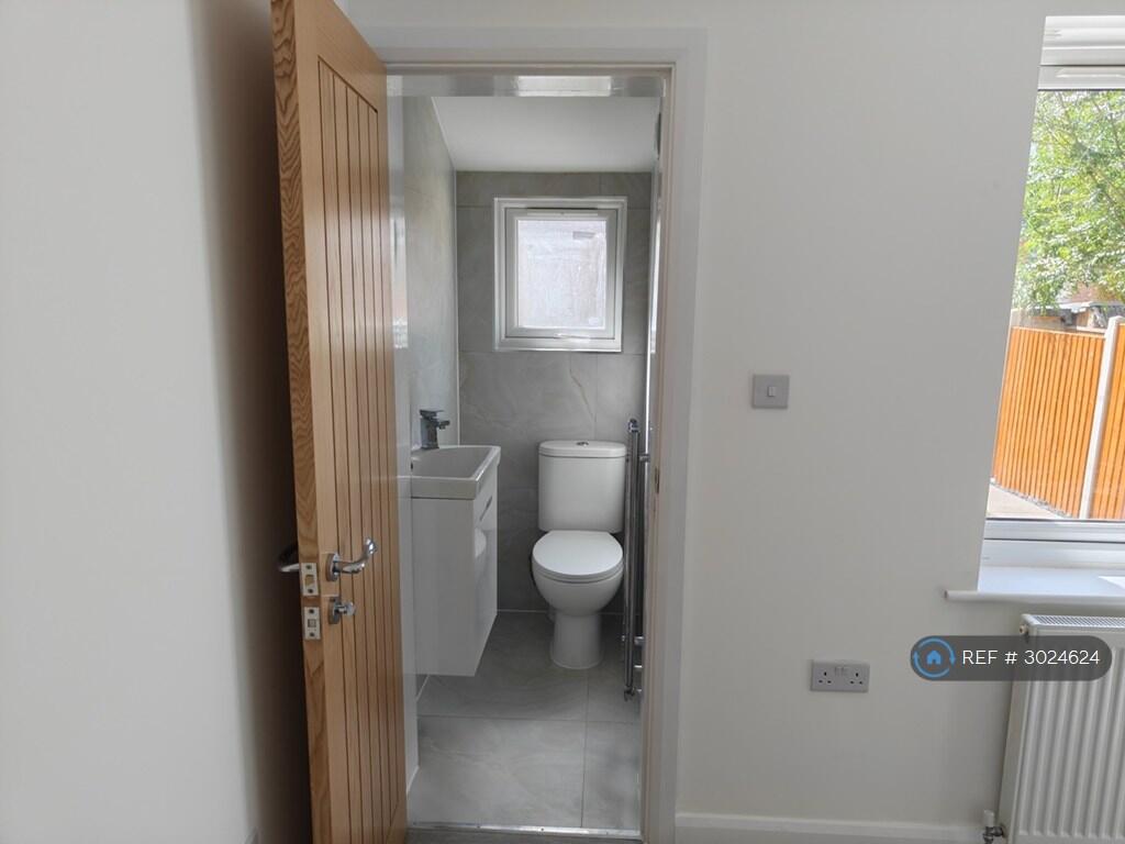 House in Harrow - More