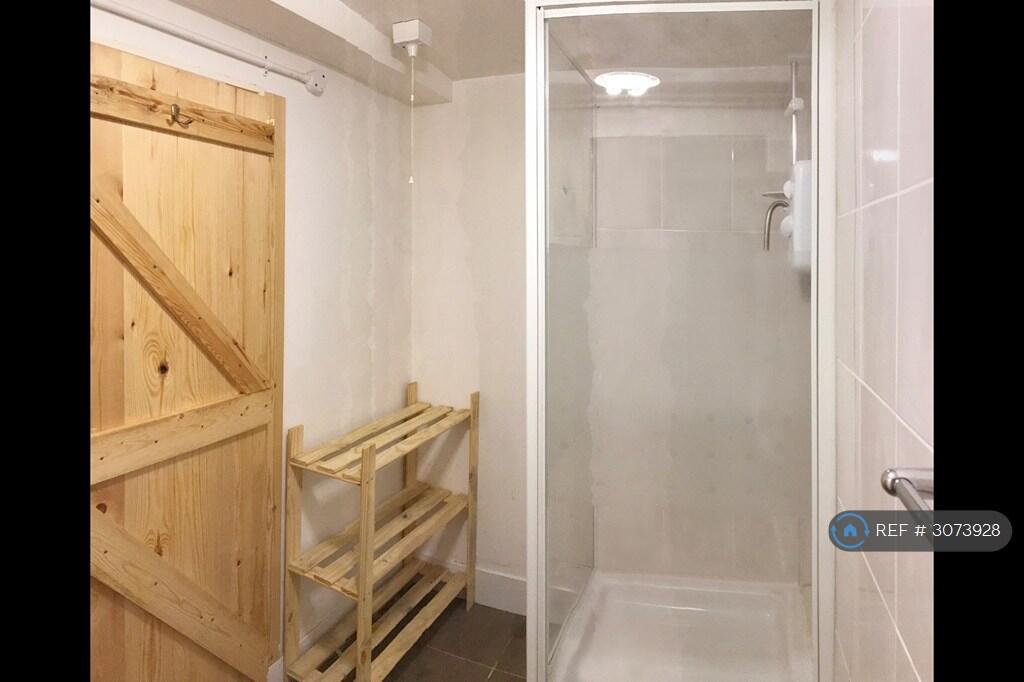 Apartment in Truro - View 5