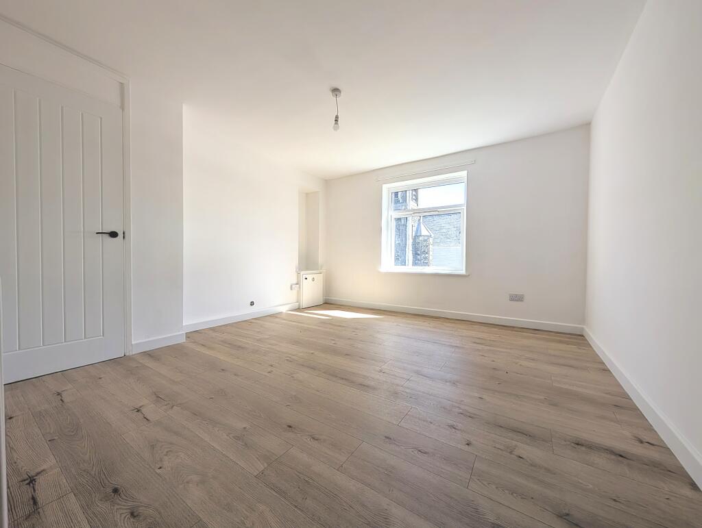 Apartment in TONYPANDY, Cwm Clydach - View 3