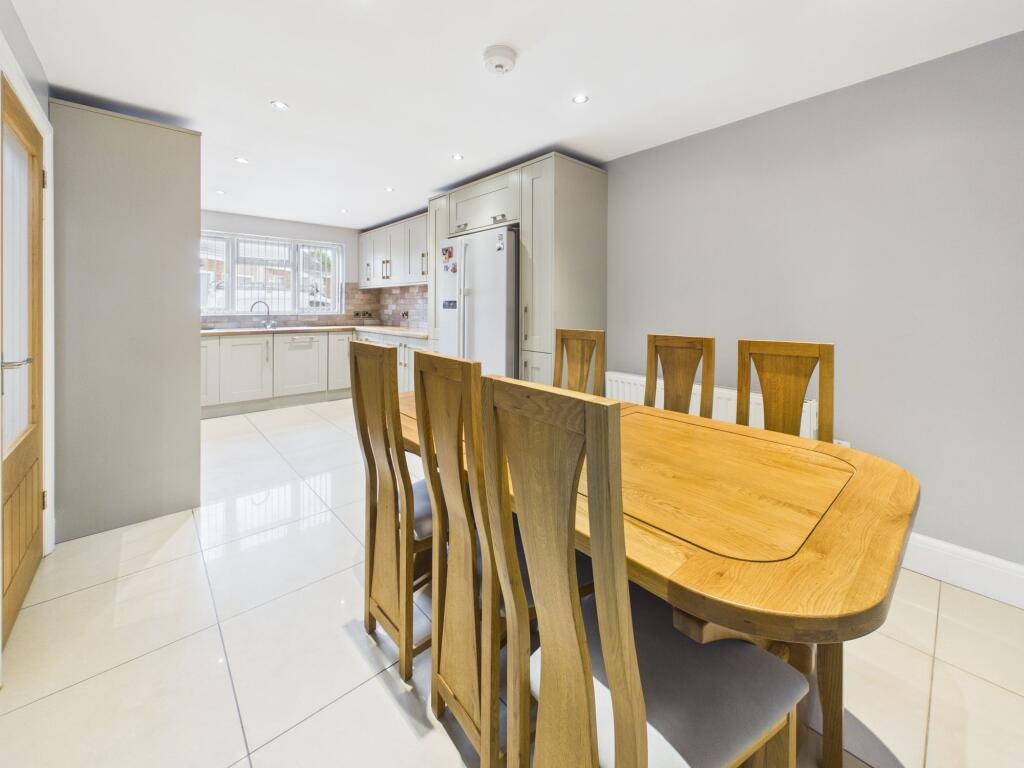 Victoria Street, Stanton Hill, NG17 - More