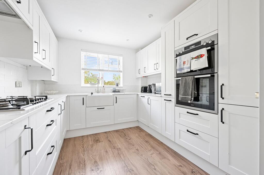Apartment in Poole - View 2
