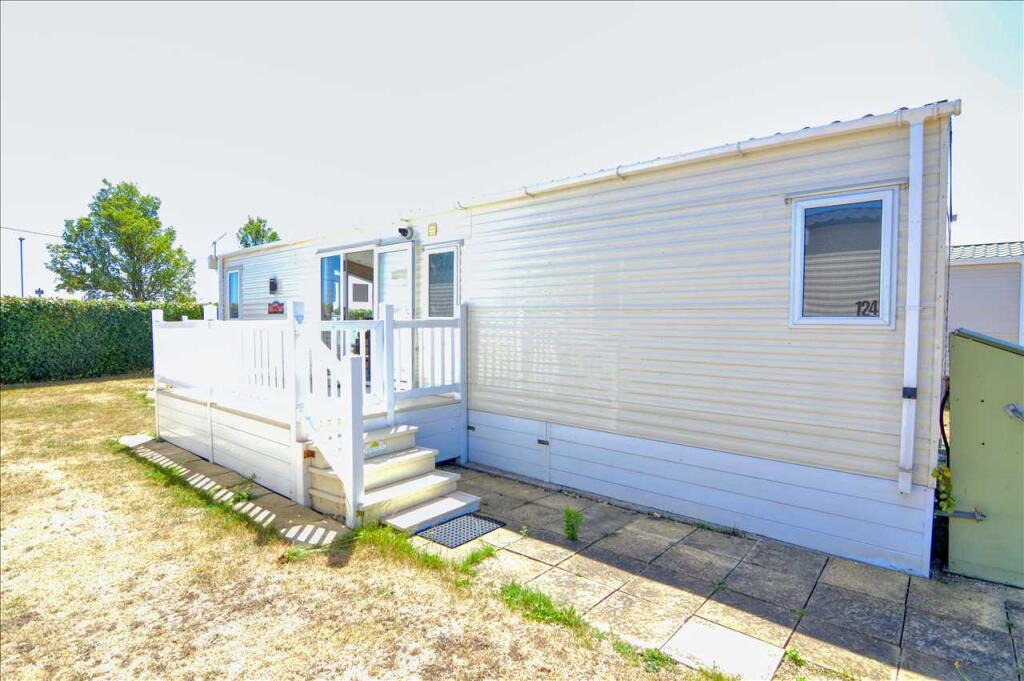 2-bed caravan on Haven Village - Hemsley, Brightlingsea, £49,995
