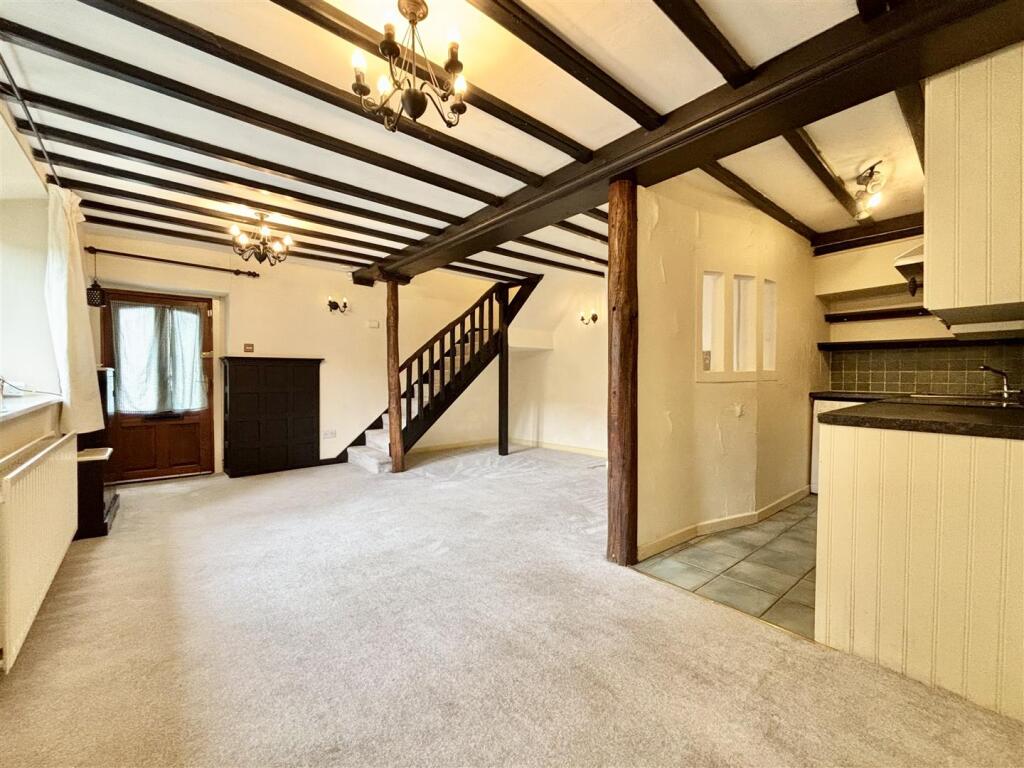 House in Bradford, West Yorkshire - View 5