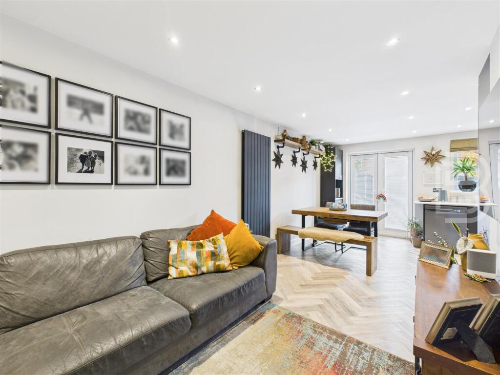 Brodie Close, Rugby - View 5