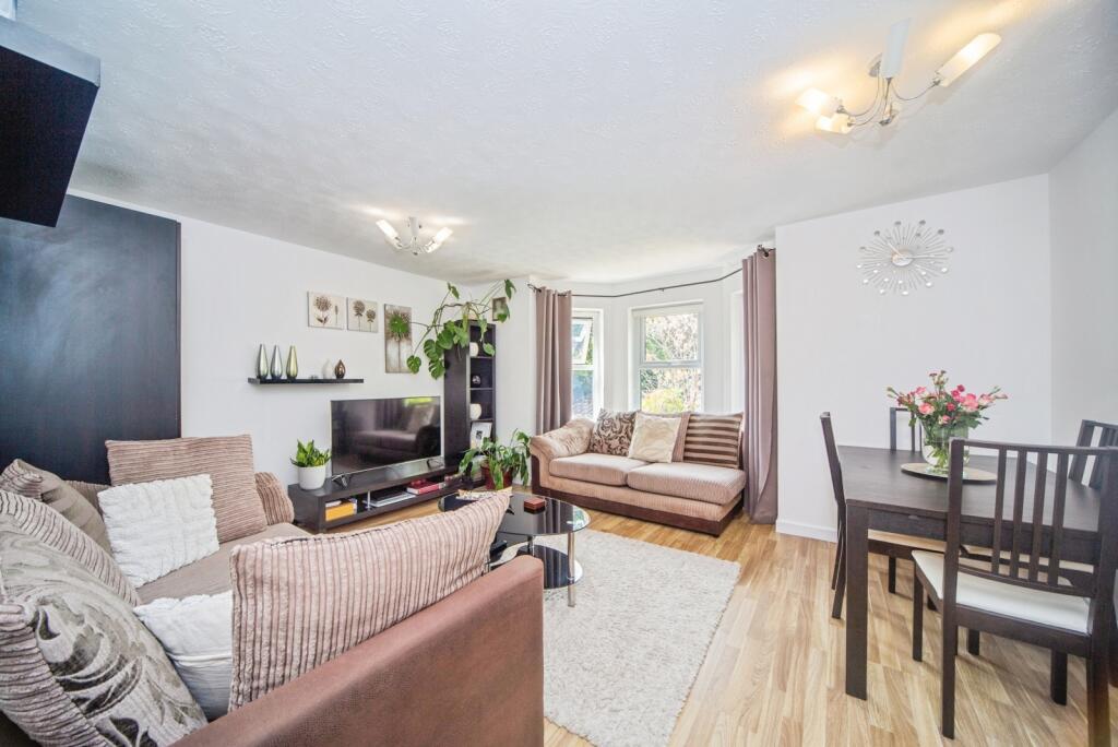 Apartment in Southampton - View 4