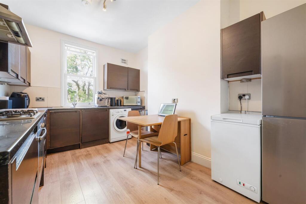 Apartment in London - More
