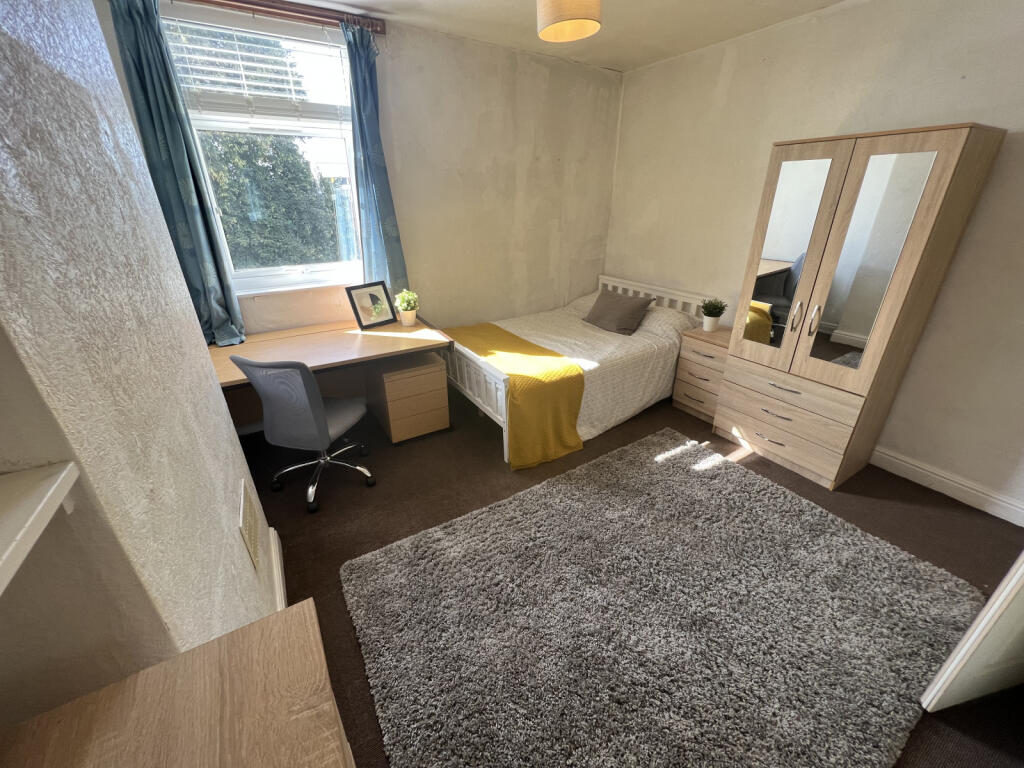 House in Nottingham, Dunkirk - More