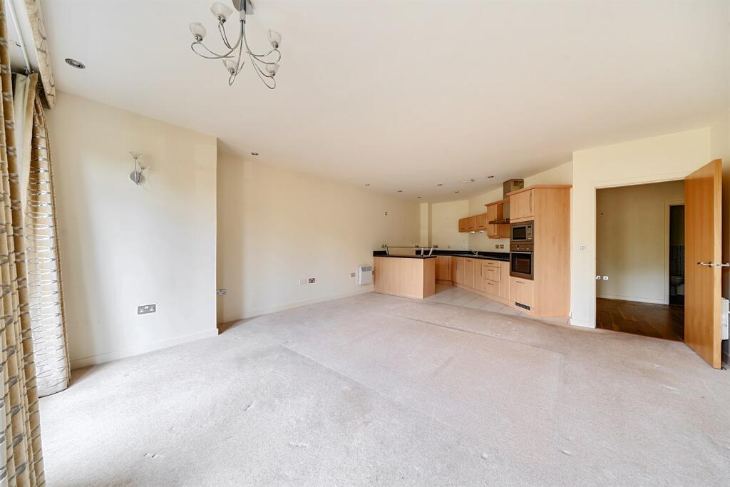 Apartment in Leeds - View 5