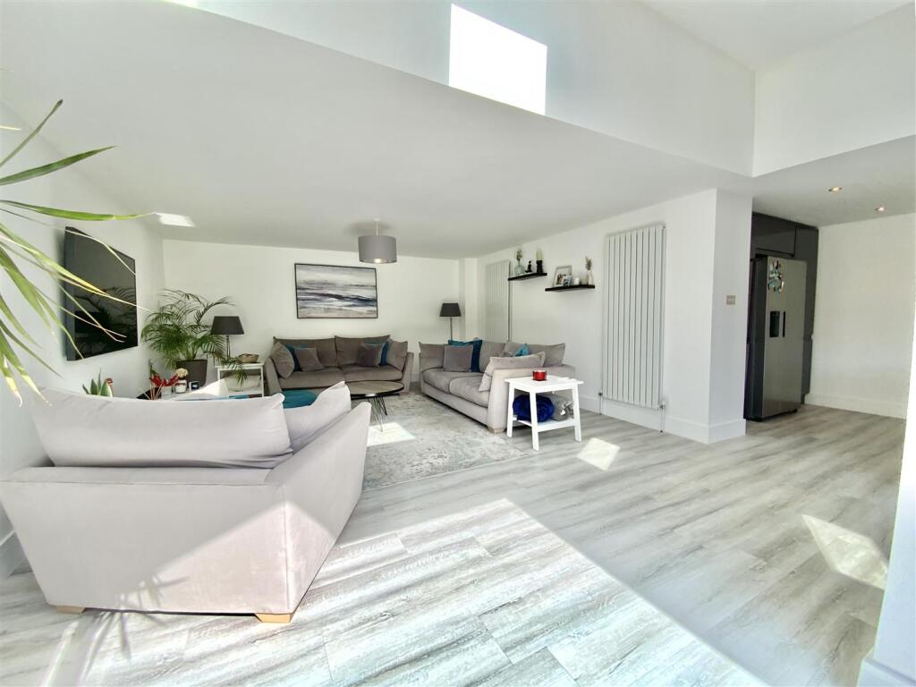 House in Newport Pagnell, City of Milton Keynes - View 2