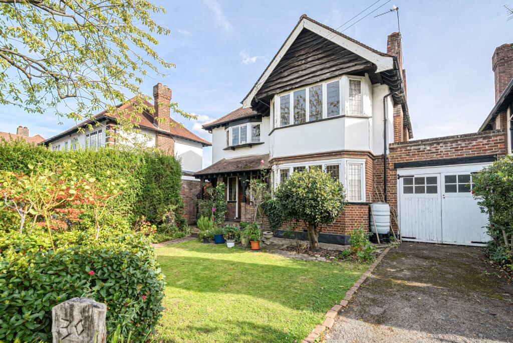 Main image of property: Hinchley Drive, Hinchley Wood, KT10