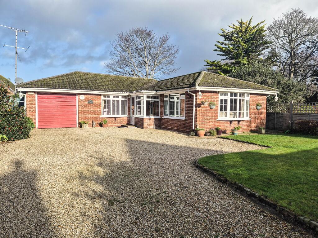 2-bed detached on Admiralty Road, Felpham, £495,000