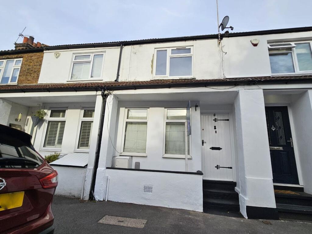 Main image of property: LINKFIELD ROAD, ISLEWORTH, V NEAR STATION & SHOPS