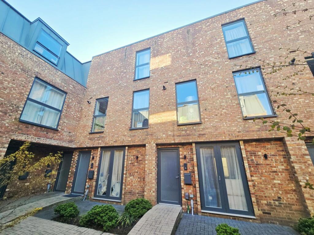 Main image of property: Wells Walk, Forest Gate, E7
