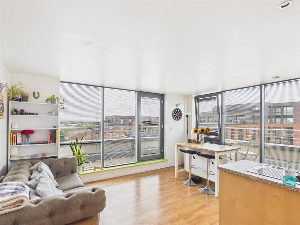 Apartment in Nottingham, Hockley, The Meadows - View 2