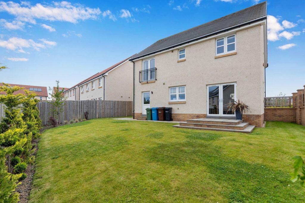 House in East Calder, Calderwood - More