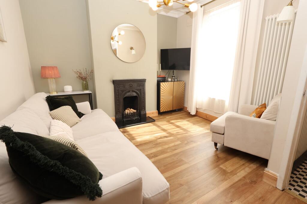 Trafford Grove, Stretford, M32 photo 4