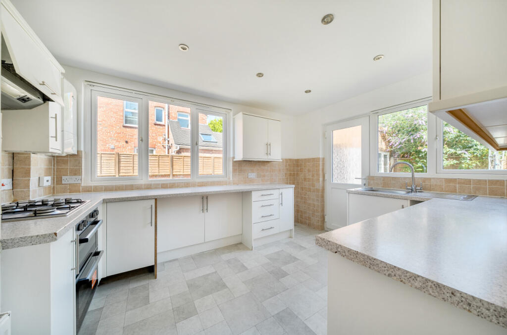 House in Worthing, West Sussex - View 2