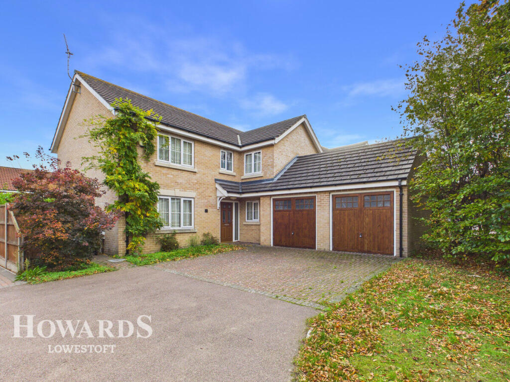 5-bed detached on Oulton Road North, Lowestoft, £450,000