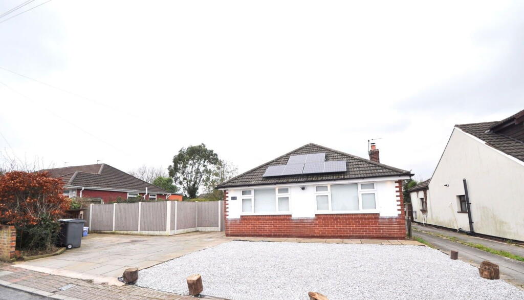 2-bed detached on Haig Avenue, Moreton, £240,000