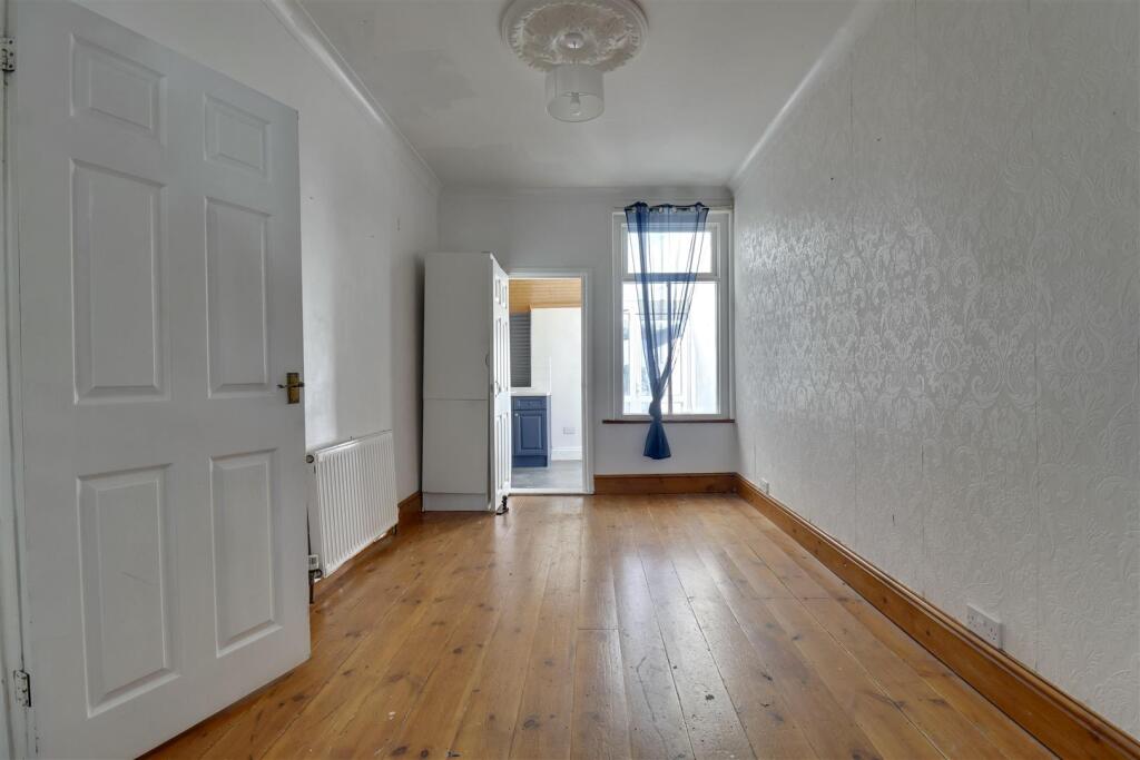 House in Portsmouth - View 5