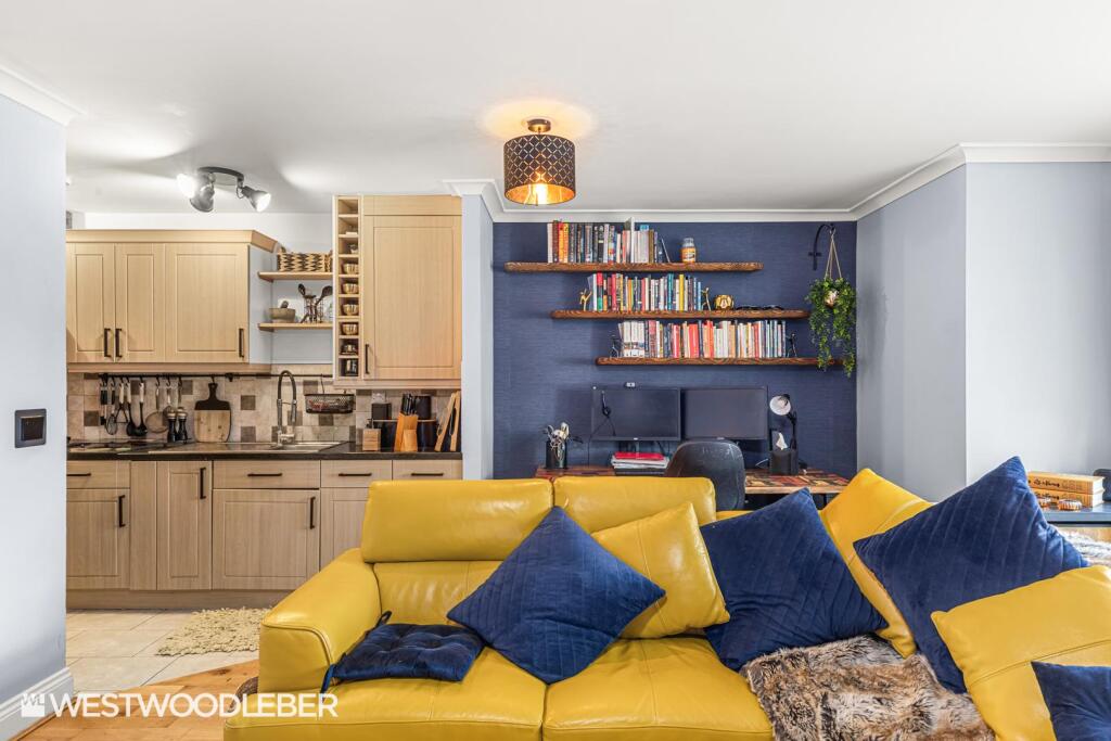 Apartment in Enfield - View 4