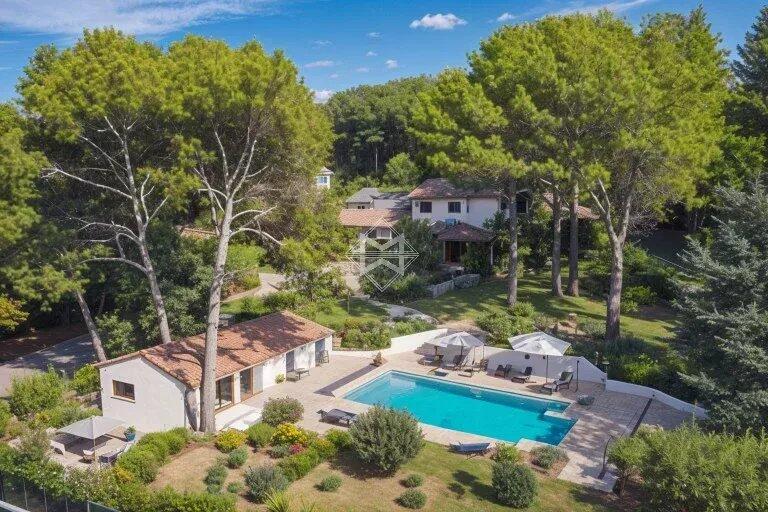 Main image of property: Provence-Alps-Cote d`Azur, Alpes-Maritimes, Biot