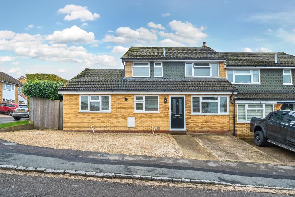 Main image of property: Middle Way, Chinnor, OX39