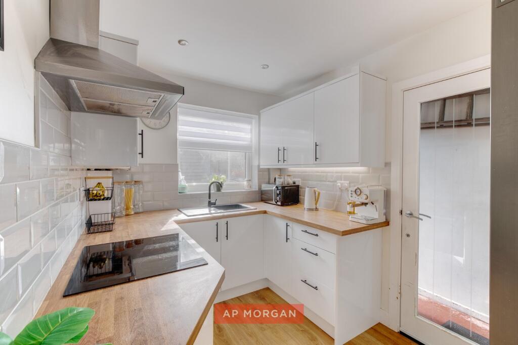 House in Birmingham, Haslucks Green - View 5