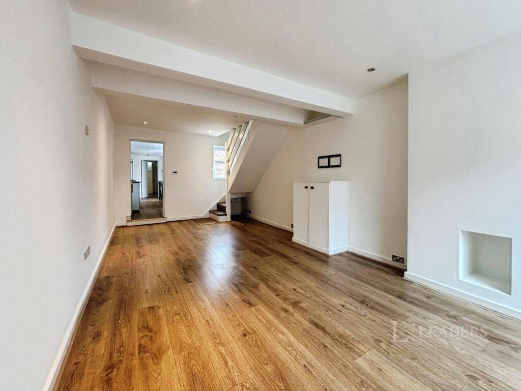 House in Croydon - View 2