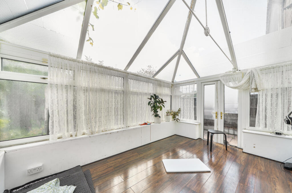 House in London - View 4
