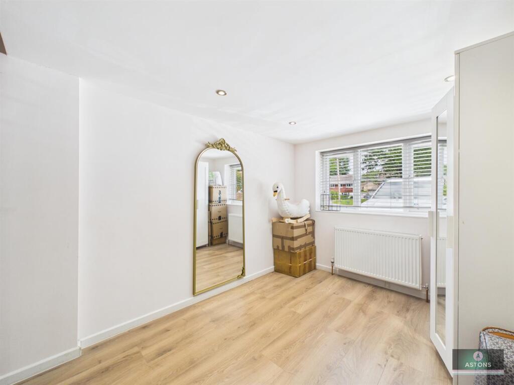 House in Crawley, Worth - View 5