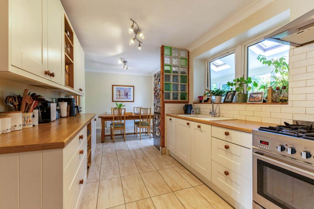 House in South Oxfordshire, Binfield Heath - View 3
