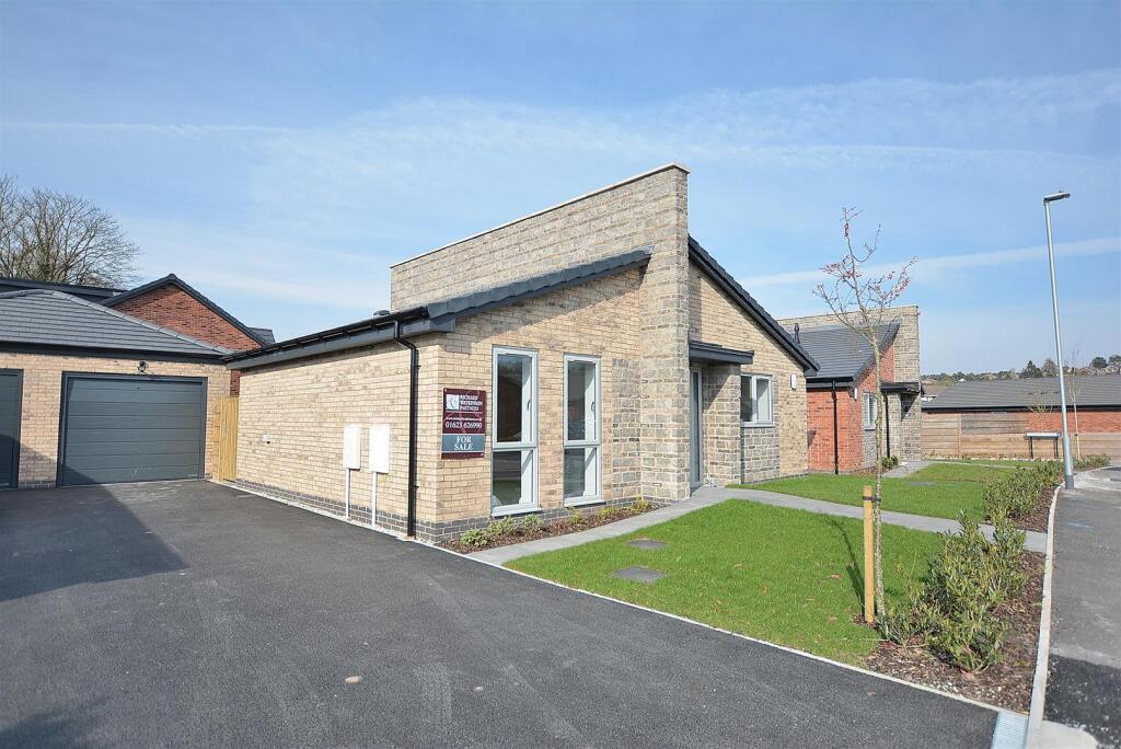 House in Mansfield, Nottinghamshire - View 2