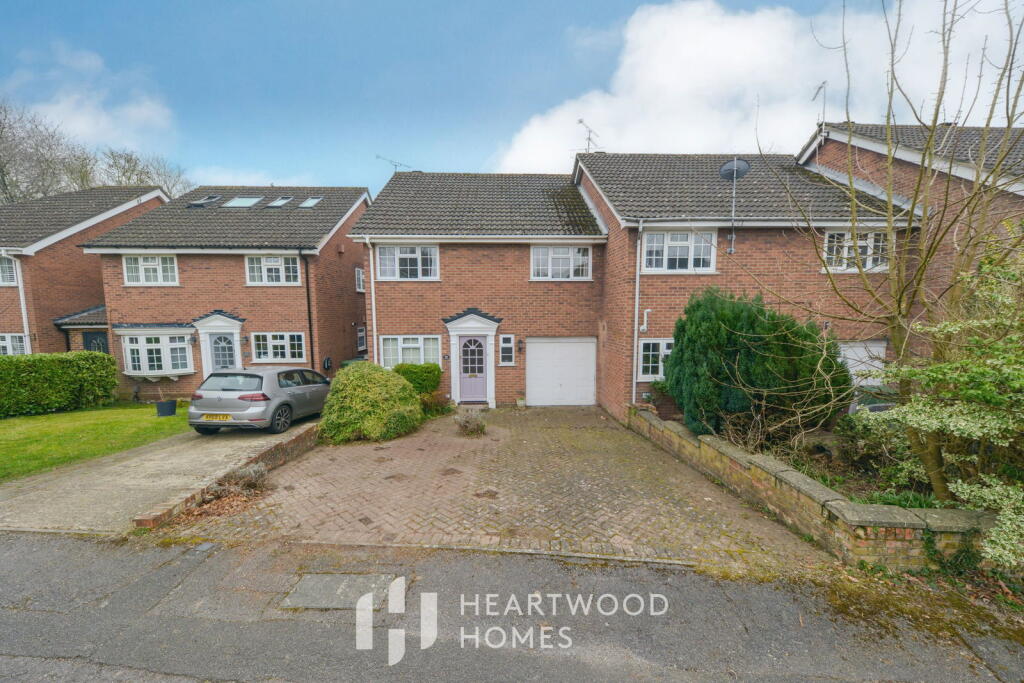 3-bed terraced on Camlet Way, St. Albans, AL3 4TL, £750,000
