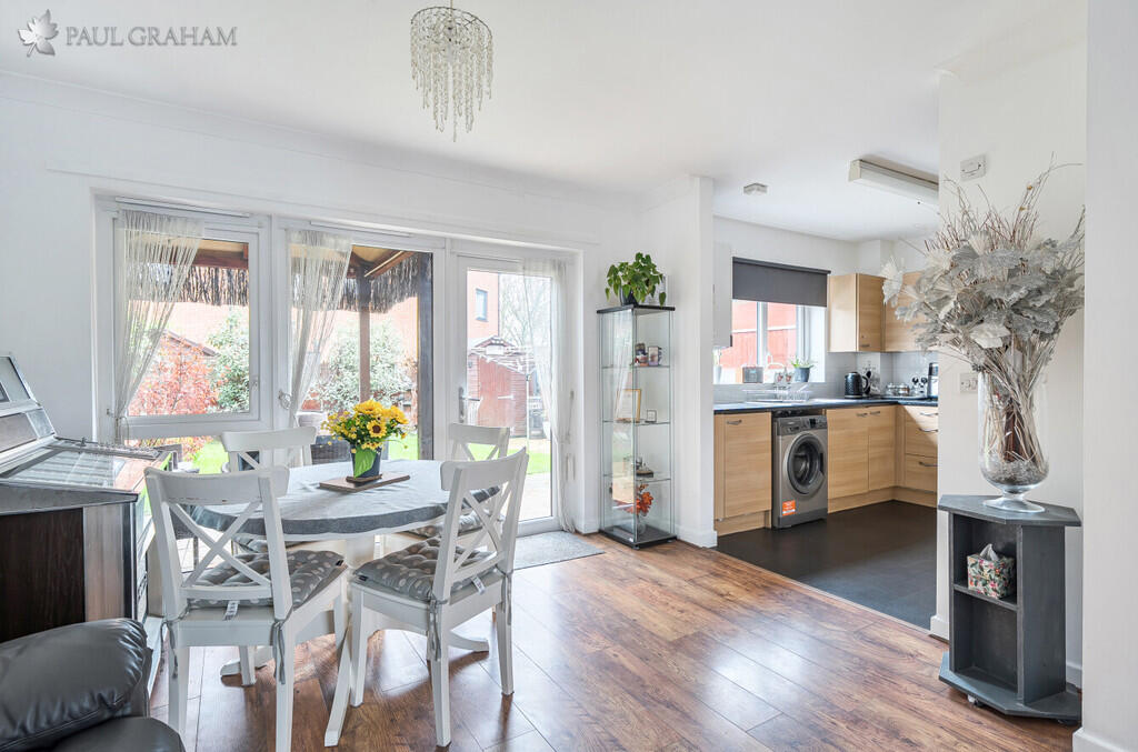 Groveside Close, Carshalton photo 2