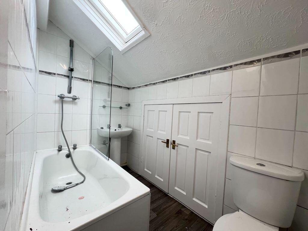 Apartment in Preston - More