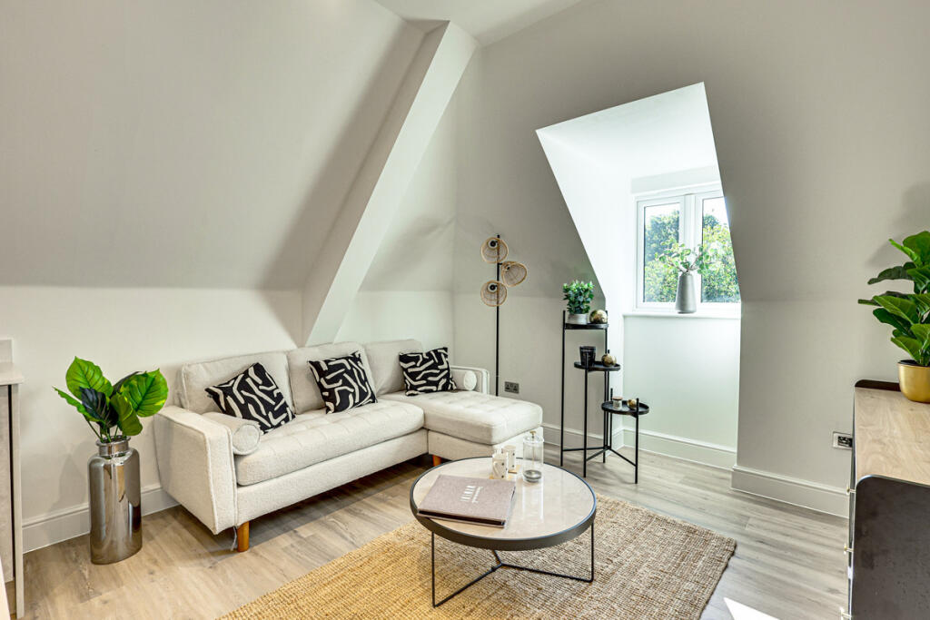 Apartment in Castle Point, Bread and Cheese Hill, Benfleet - View 4