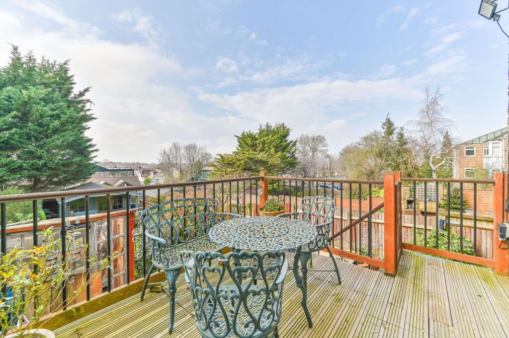 House in London - View 5