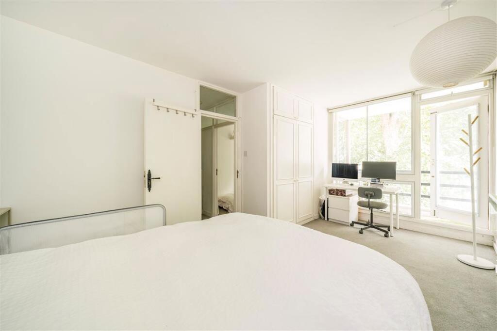 Apartment in London - More