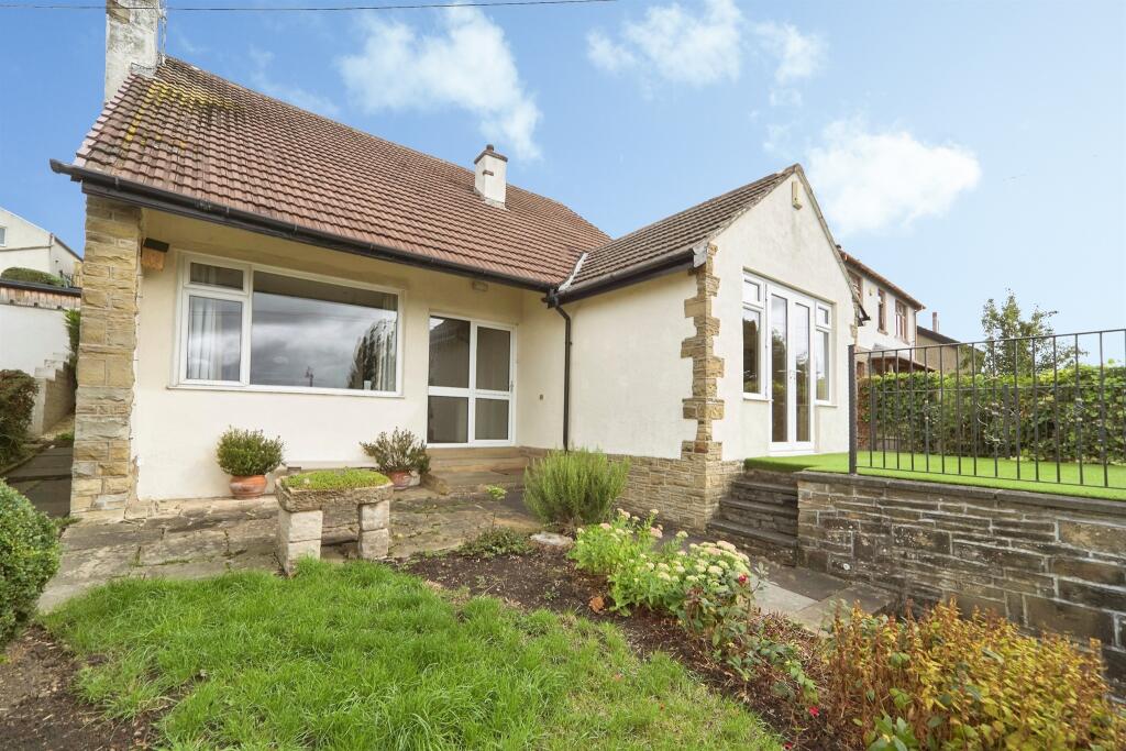 4-bed detached on Carr Lane, Riddlesden, Keighley, £325,000