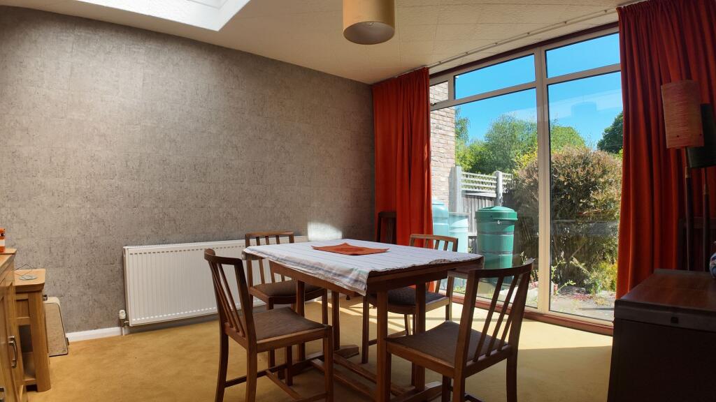 House in Brentwood, Shenfield - More