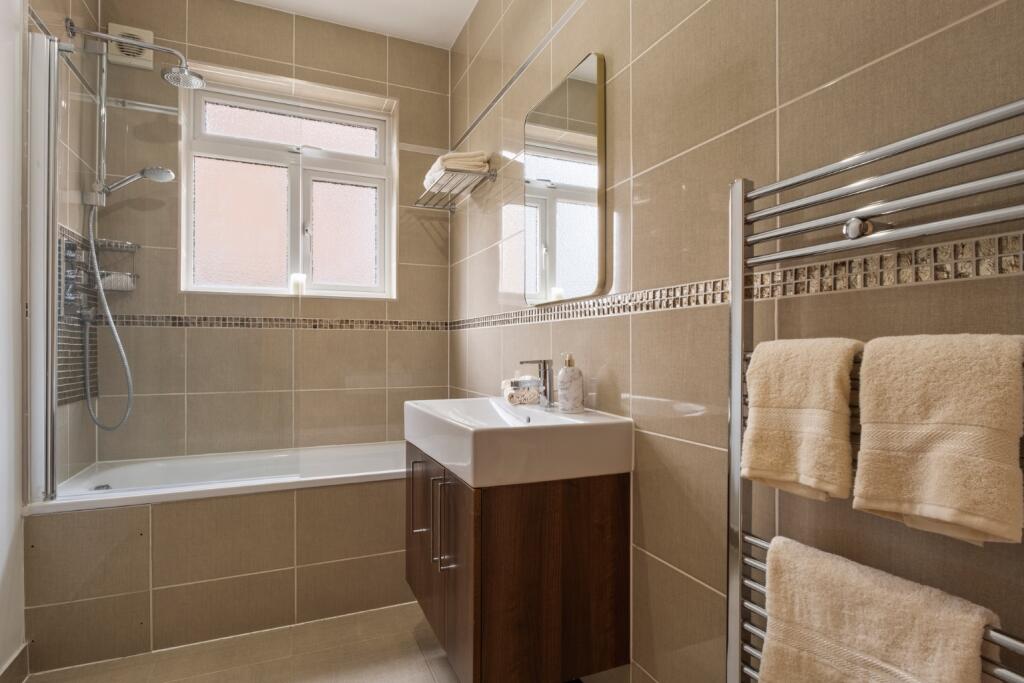 Apartment in London, Brondesbury Park, Brondesbury - View 4