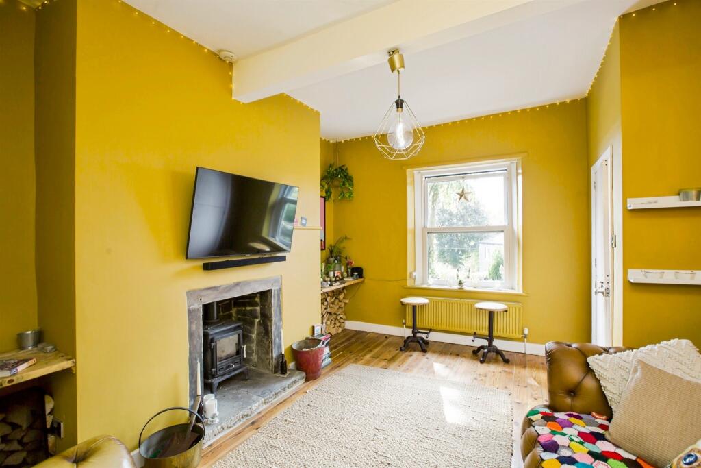 House in Halifax - View 4