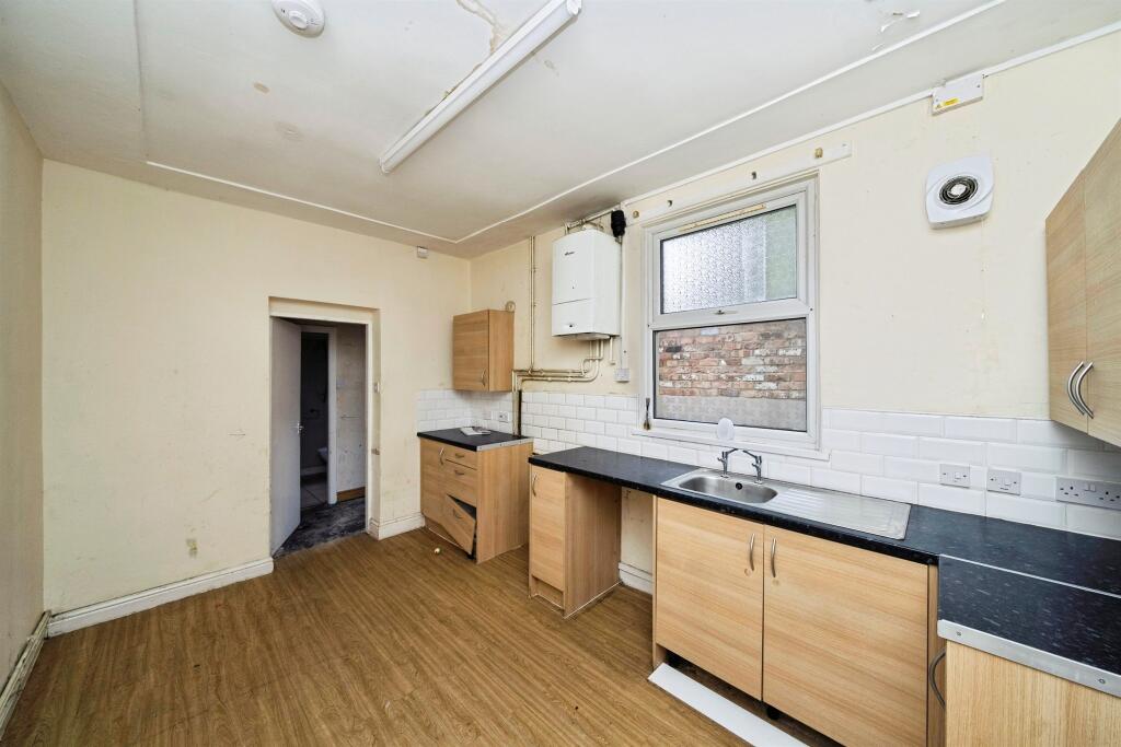 House in Wirral, Liverpool City Region - View 5